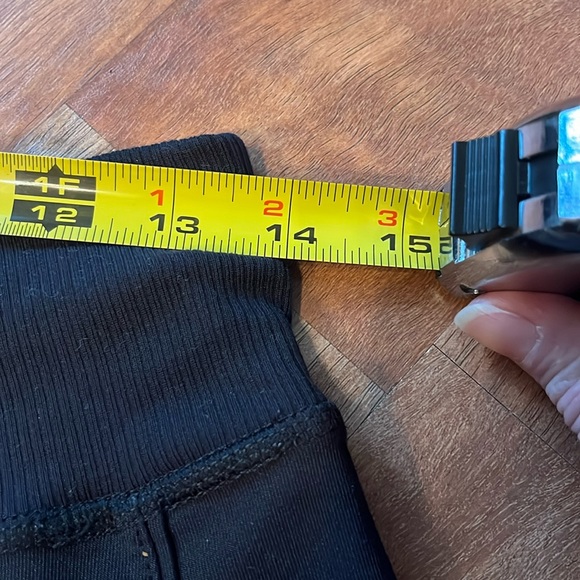 Like new Nike Fit Dry athletic capris - Picture 5 of 12